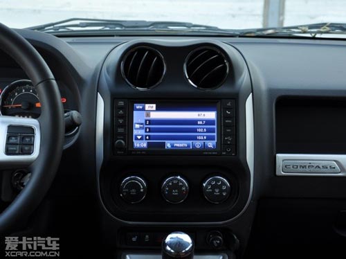 Jeep指南者對比三菱歐藍德