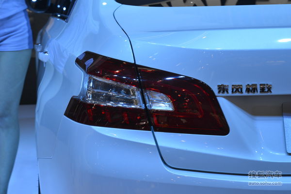 標(biāo)致408北京車展實(shí)拍