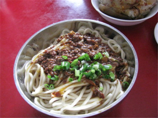 酸菜豆花面 酸菜豆花面